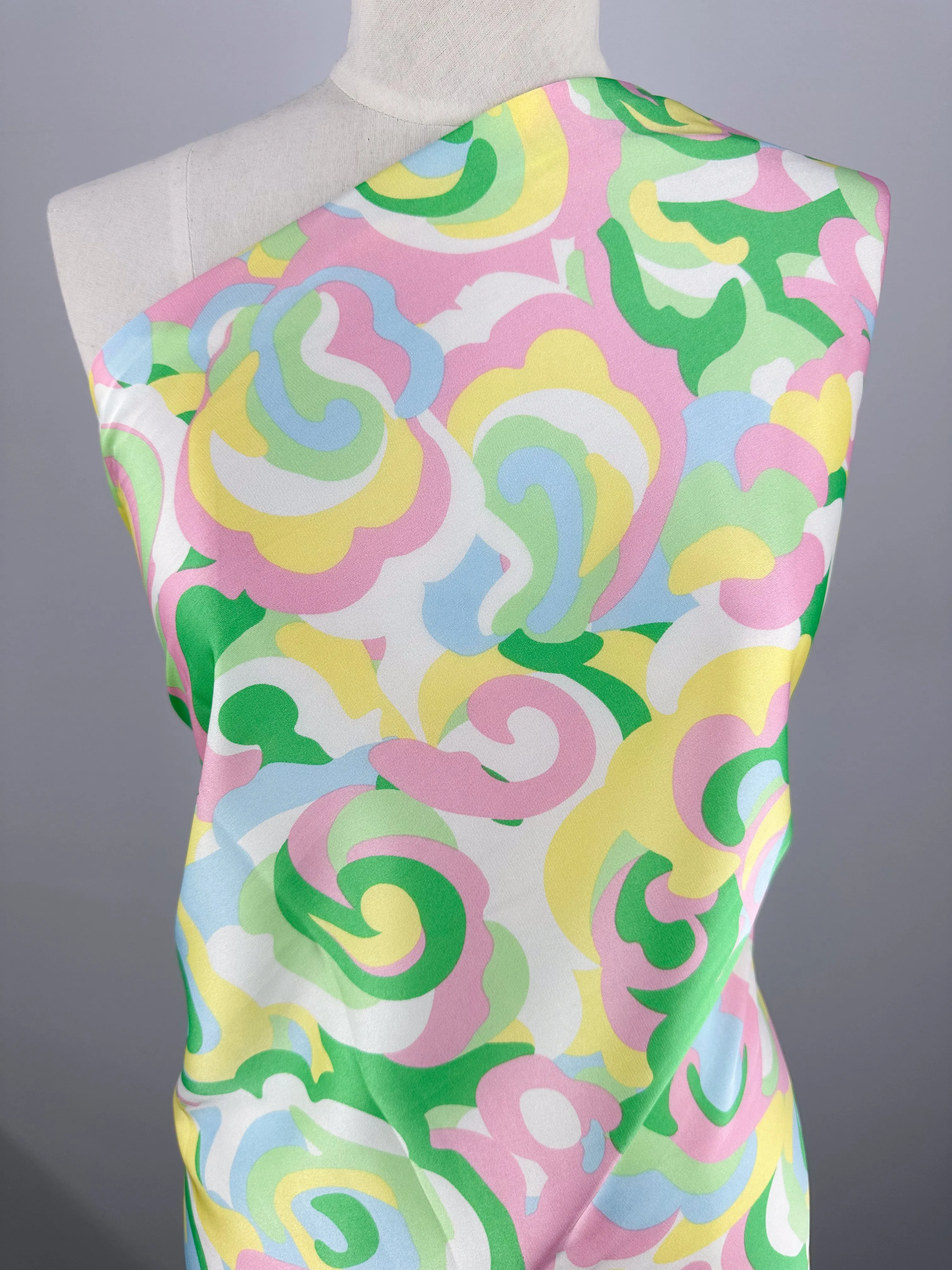 Silky Satin - Swirl - 150cm